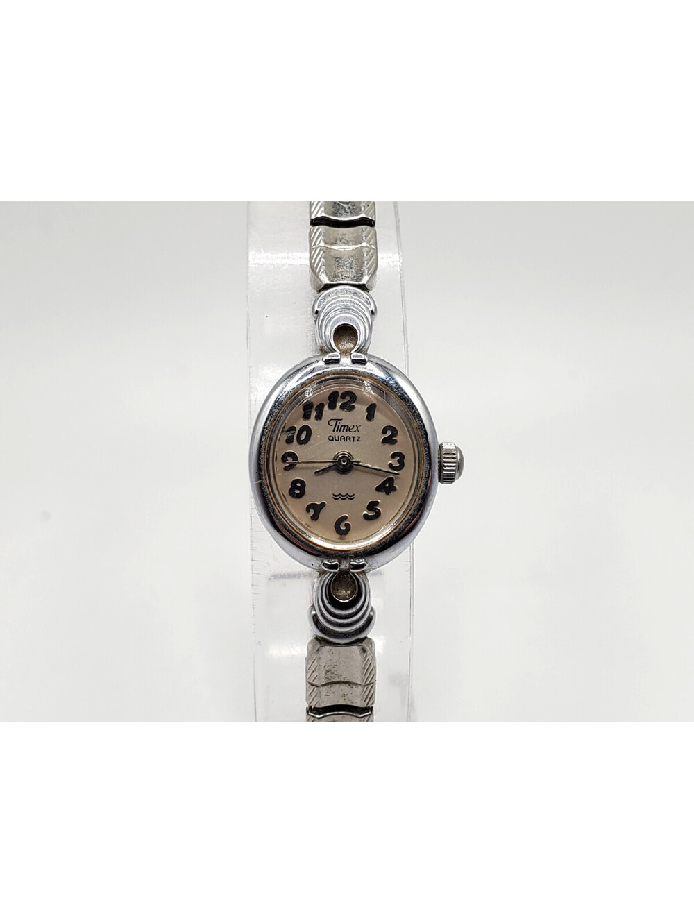 Vintage 1996 Timex Quartz Womens Watch 17mm Oval New Battery